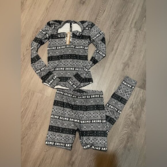 NEW SKIMS Logo Plush Pointelle Henley and Leggings Set medium - Picture 3 of 9